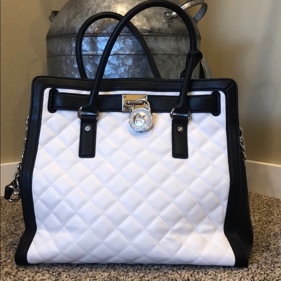 Michael Kors Handbags - Micheal kors black and white purse